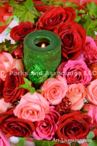 5186-Red and Pink Roses and Green Candle in Christmas