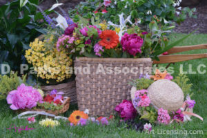 8340S-Flower Basket and Straw Hat