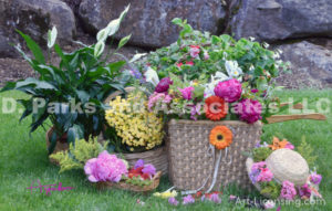 8352S-Flower Basket and Straw Hat